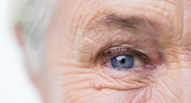 chăm sóc mắt cho người cao tuổi